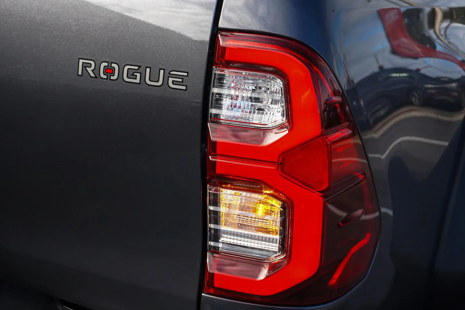 2024 Toyota Hilux Gallery Image 12