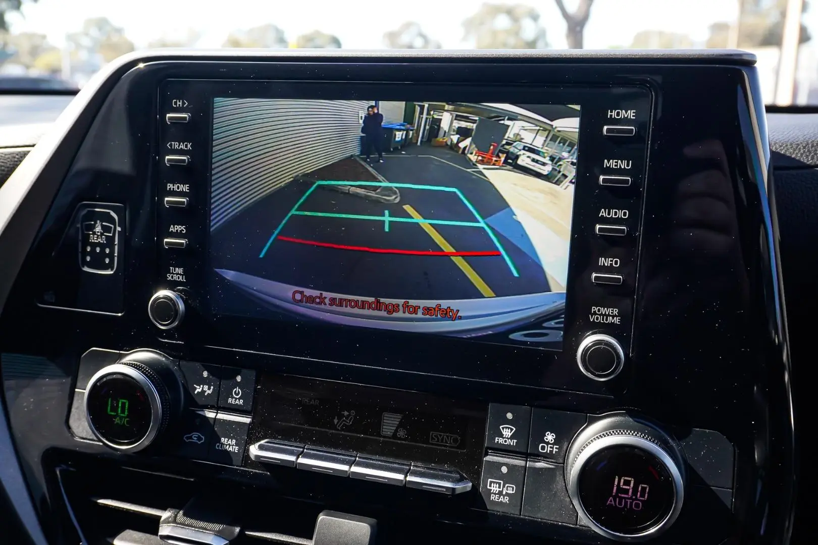 2021 Toyota Kluger Gallery Image 23