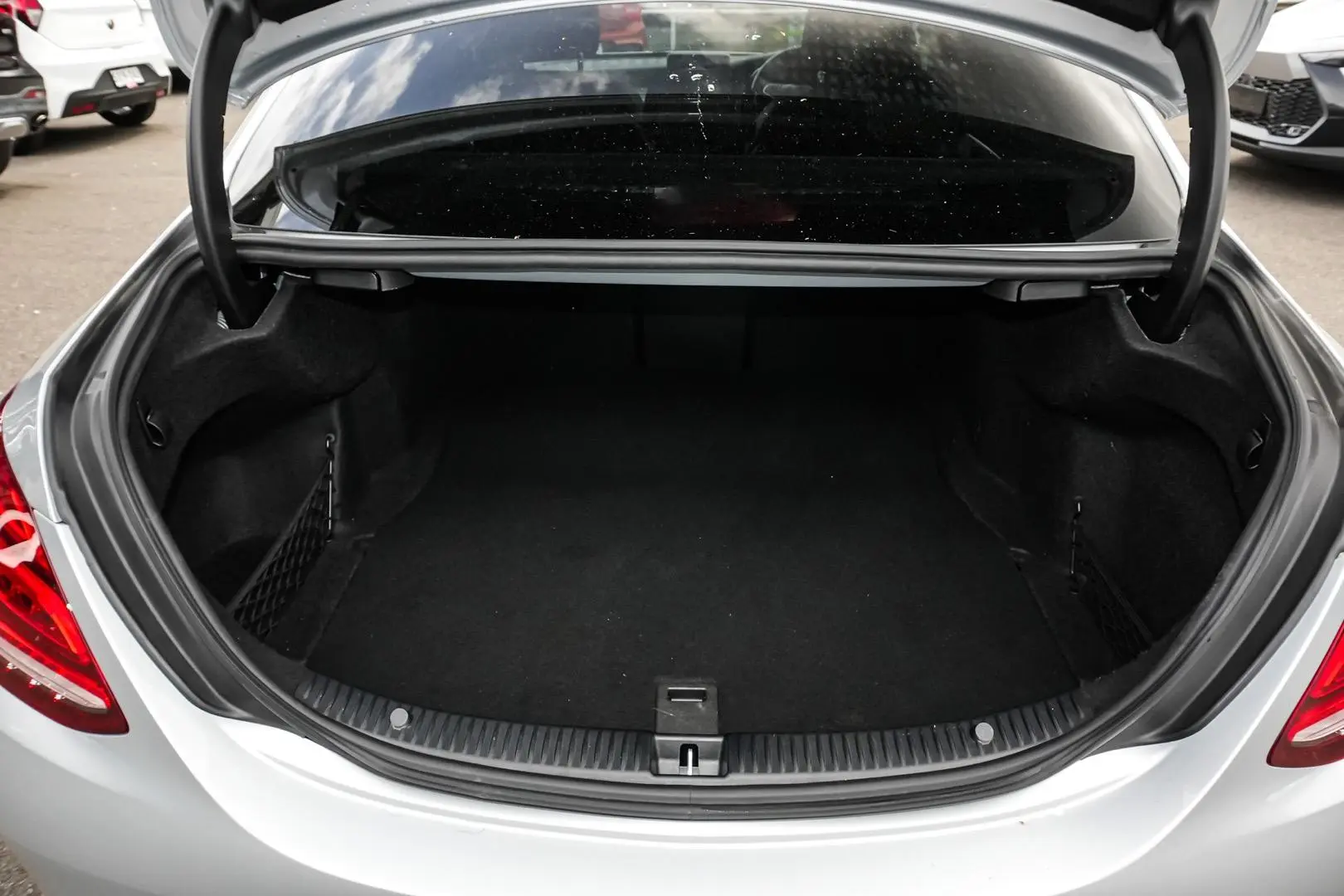 2016 Mercedes-Benz C-Class Gallery Image 9