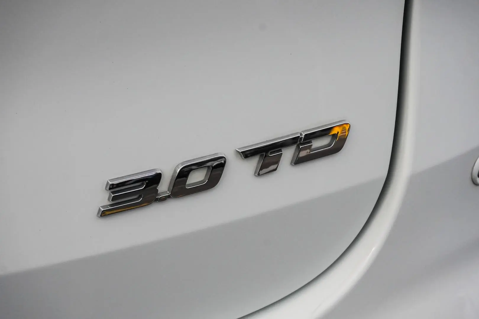 2023 Isuzu MU-X Gallery Image 16