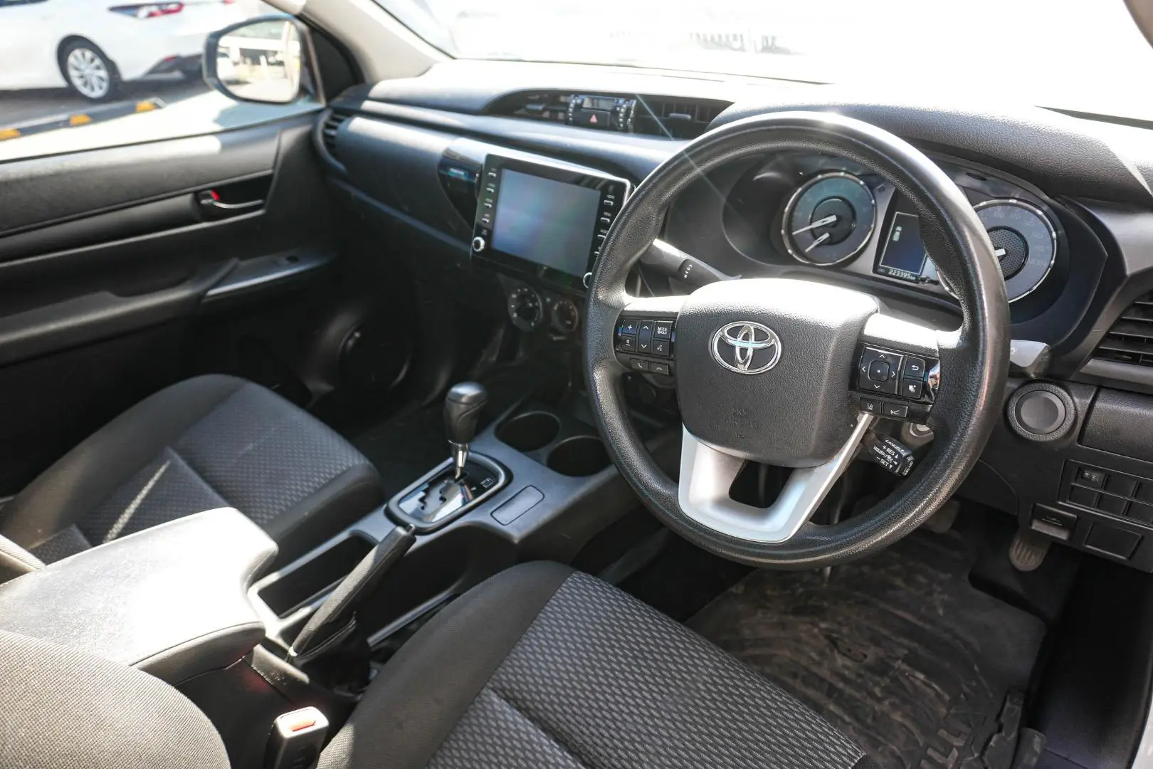 2022 Toyota Hilux Gallery Image 7