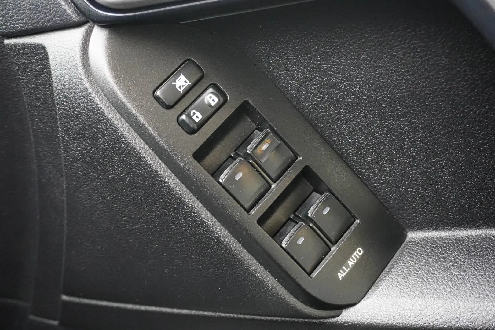 2019 Toyota Landcruiser Prado Gallery Image 16