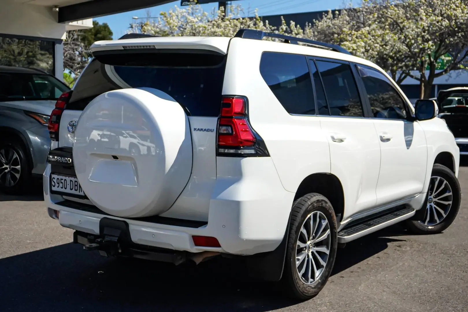 2022 Toyota Landcruiser Prado Gallery Image 3