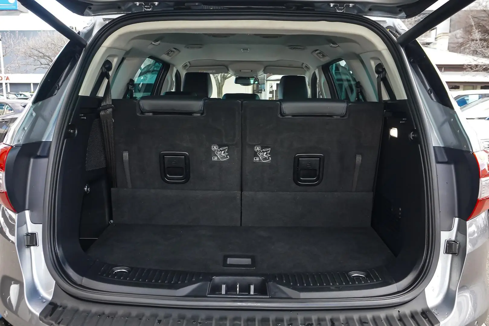 2021 Ford Everest Gallery Image 9