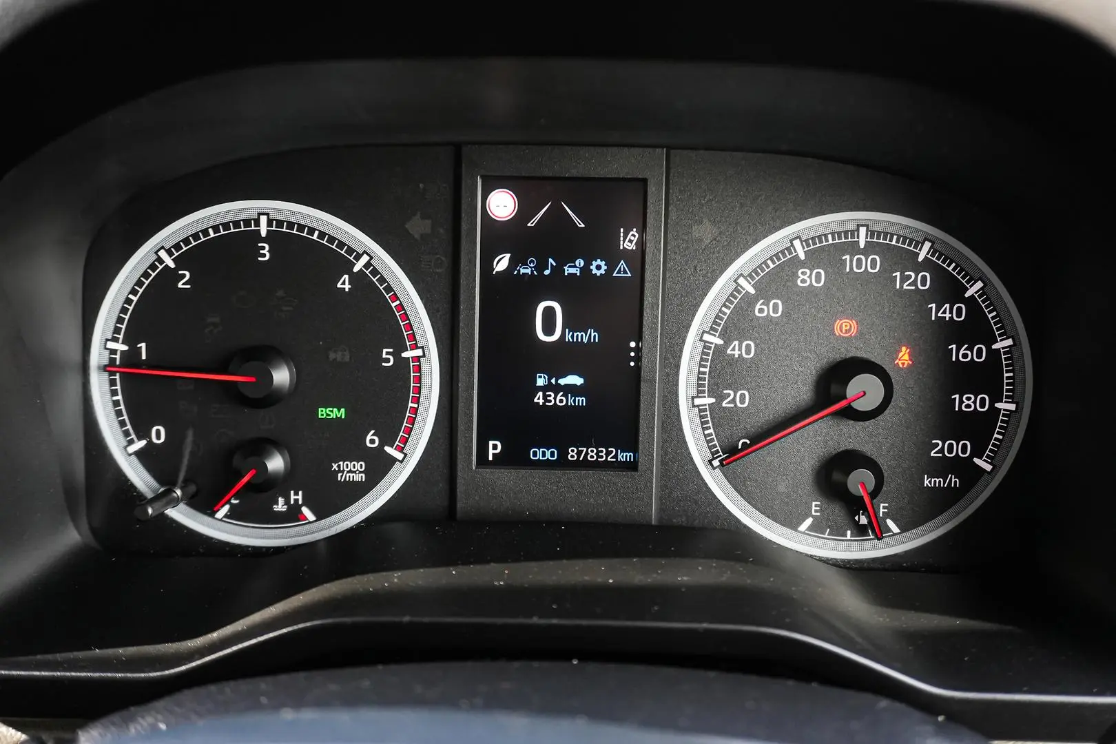 2021 Toyota Hiace Gallery Image 17