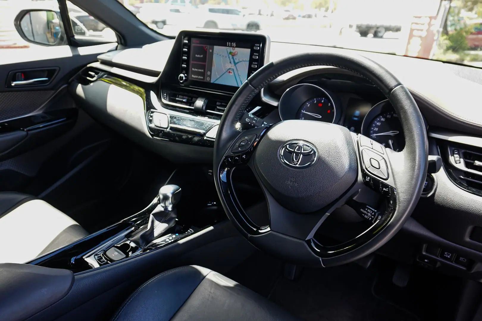 2023 Toyota C-HR Gallery Image 11