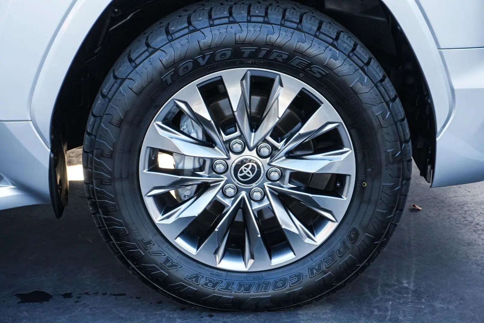 2022 Toyota Landcruiser Gallery Image 13