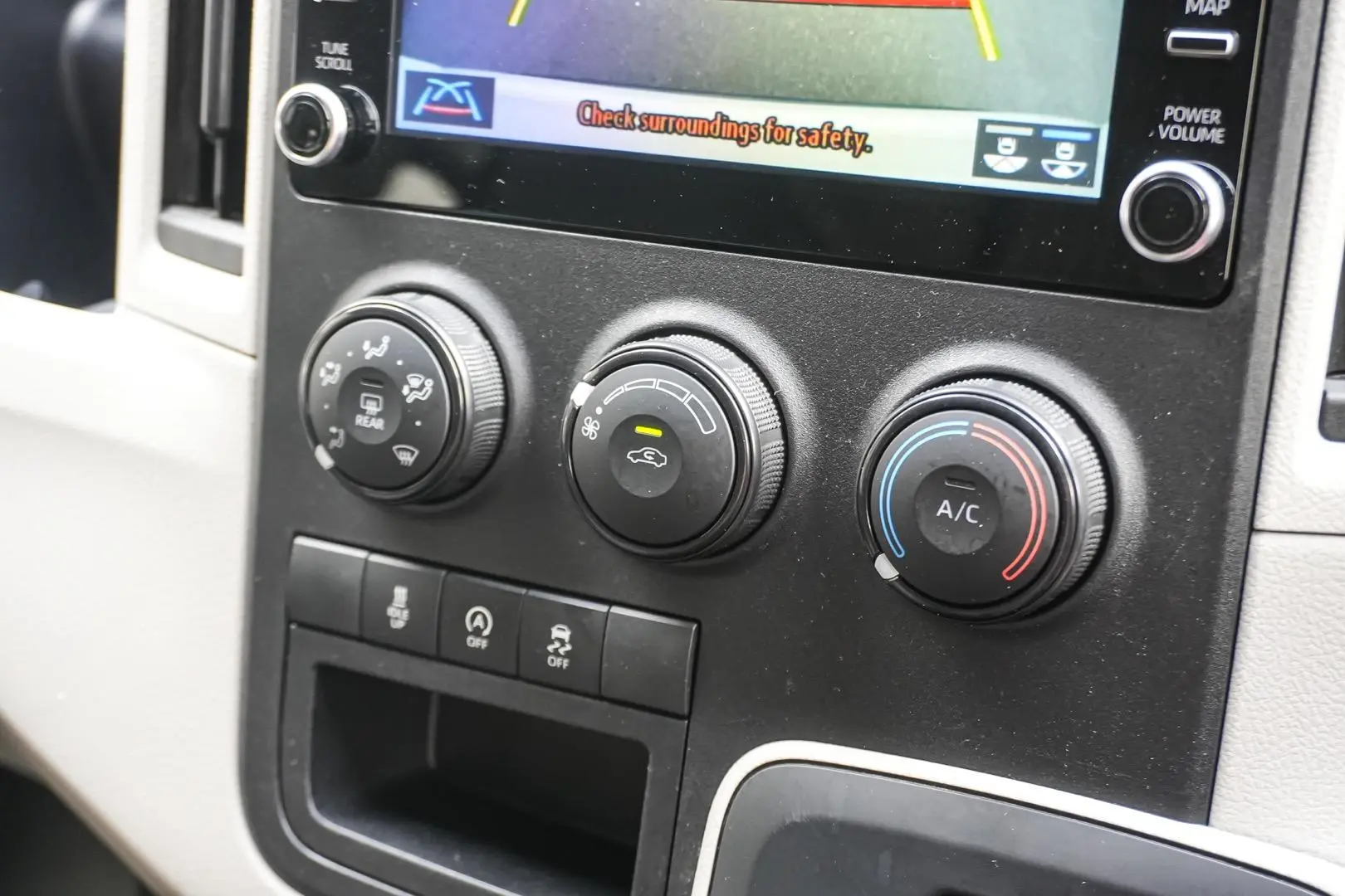 2021 Toyota Hiace Gallery Image 22