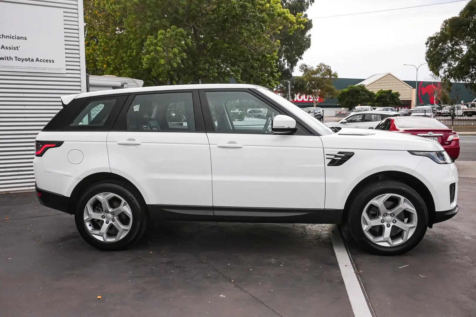 2019 Land Rover Range Rover Sport Gallery Image 4