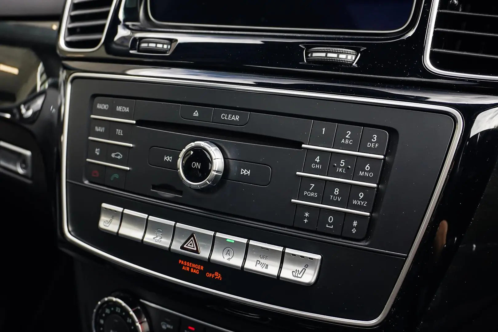 2017 Mercedes-Benz GLE-Class Gallery Image 25