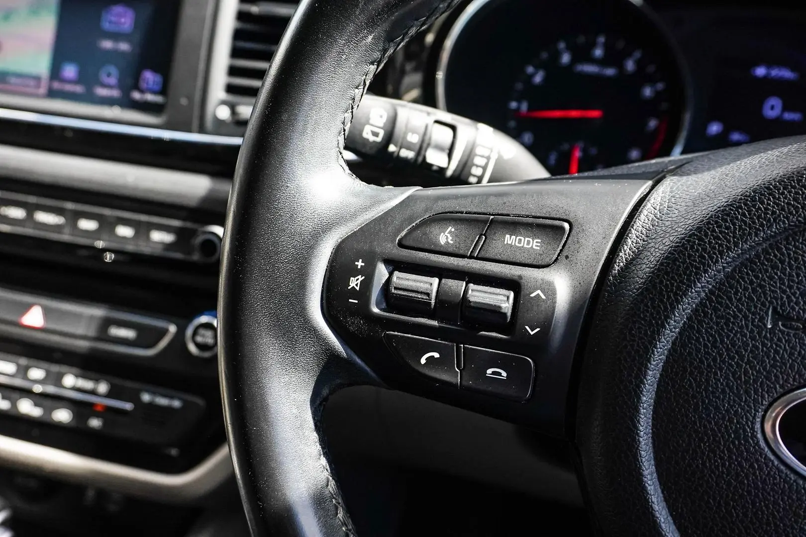 2018 Kia Carnival Gallery Image 23