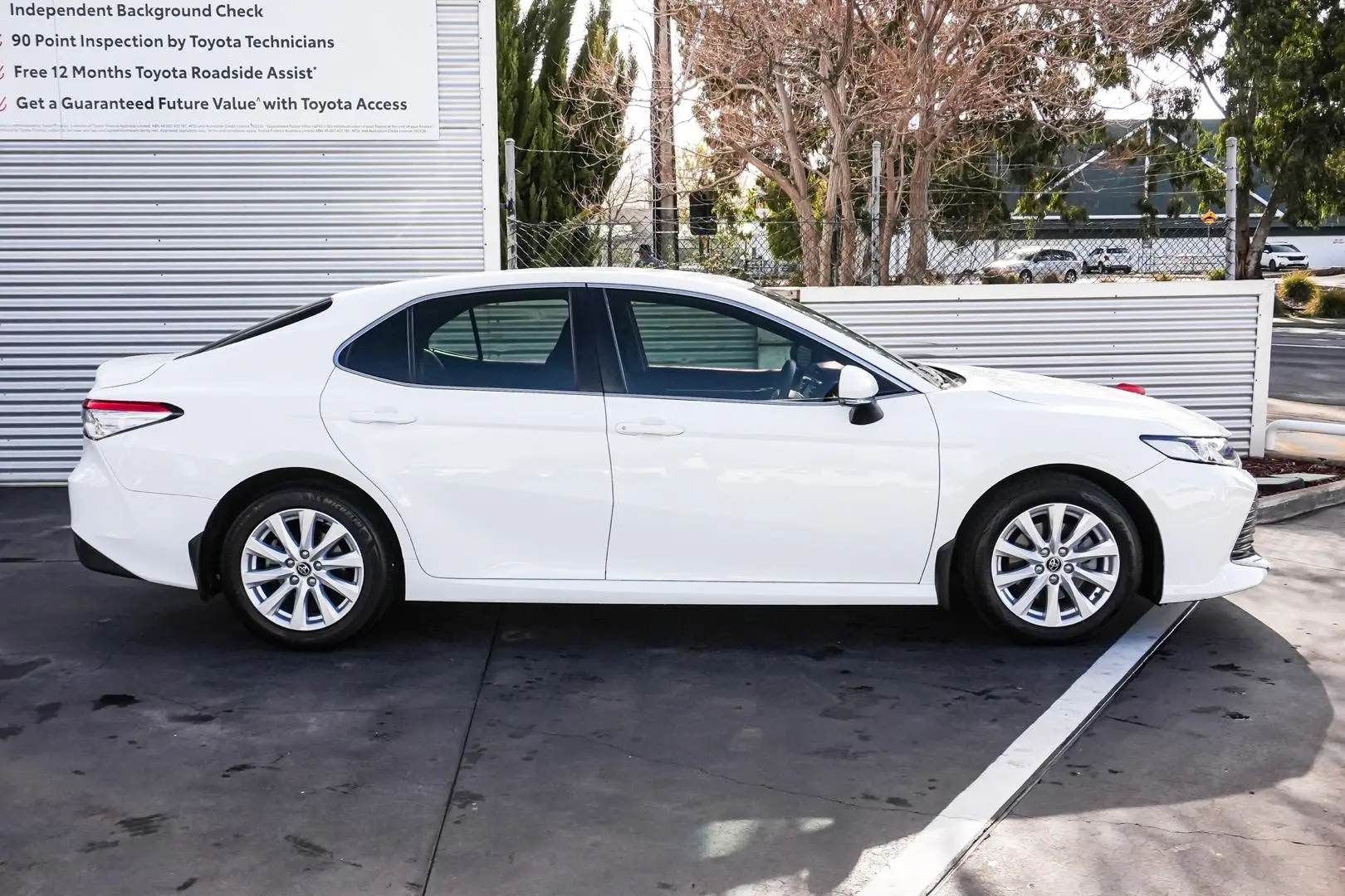 2018 Toyota Camry Gallery Image 4