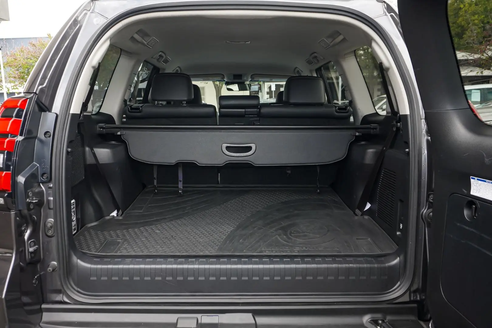 2022 Toyota Landcruiser Prado Gallery Image 9
