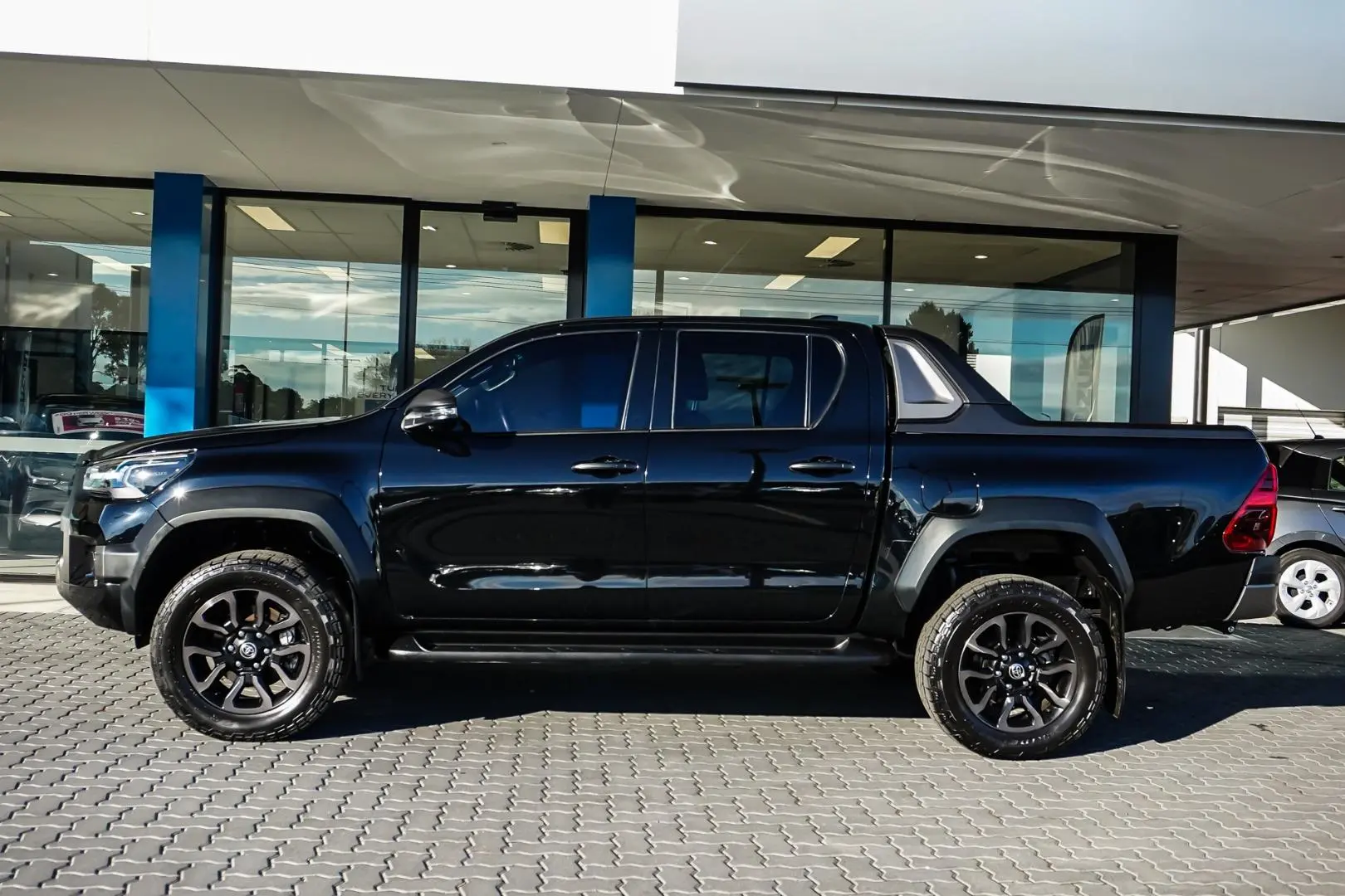 2022 Toyota Hilux Gallery Image 3