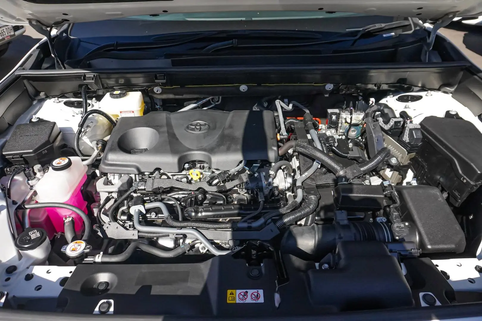 2024 Toyota RAV4 Gallery Image 25