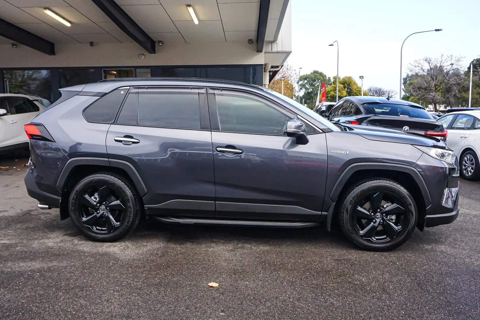 2020 Toyota RAV4 Gallery Image 4