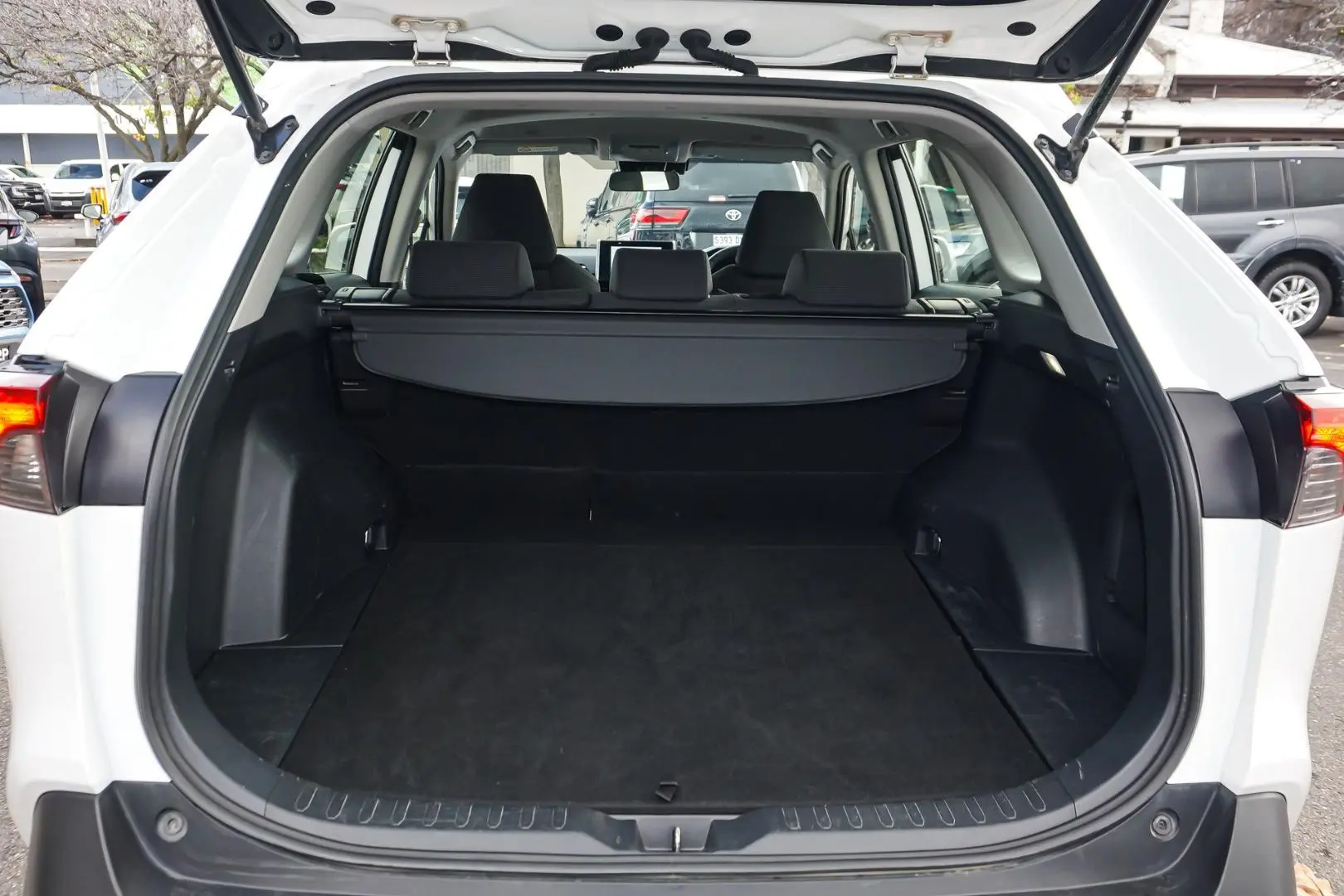 2024 Toyota RAV4 Gallery Image 9