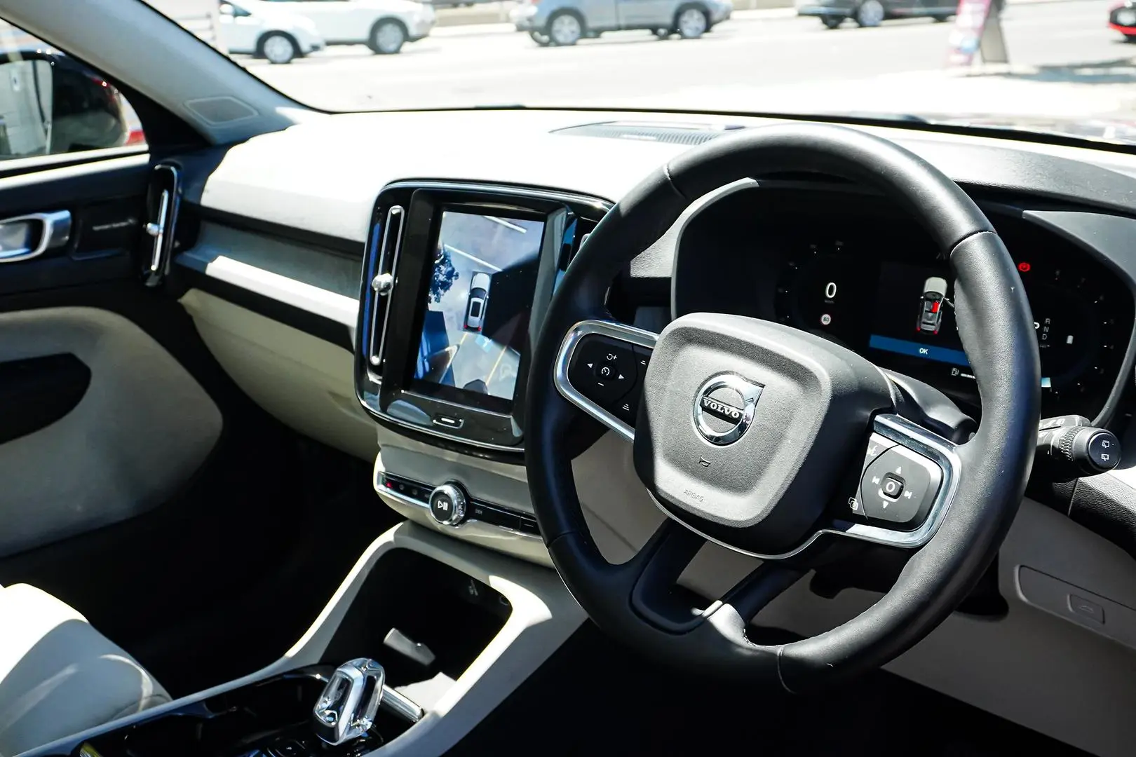 2023 Volvo XC40 Gallery Image 7