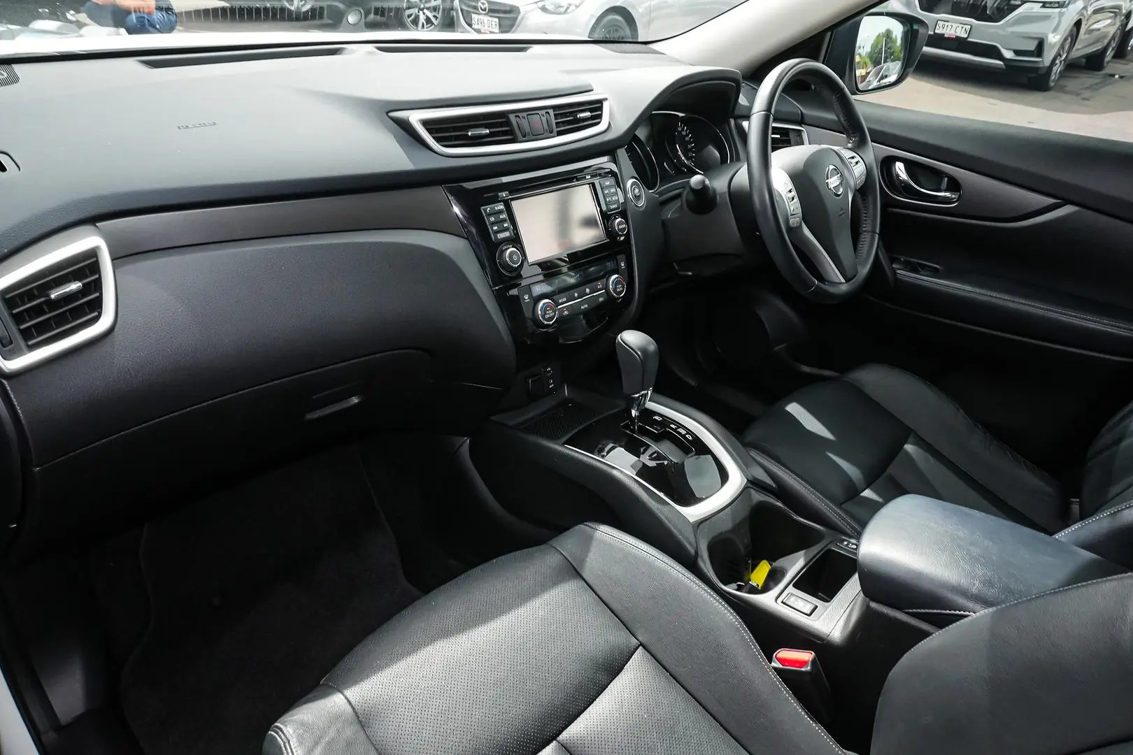 2017 Nissan X-TRAIL Gallery Image 12