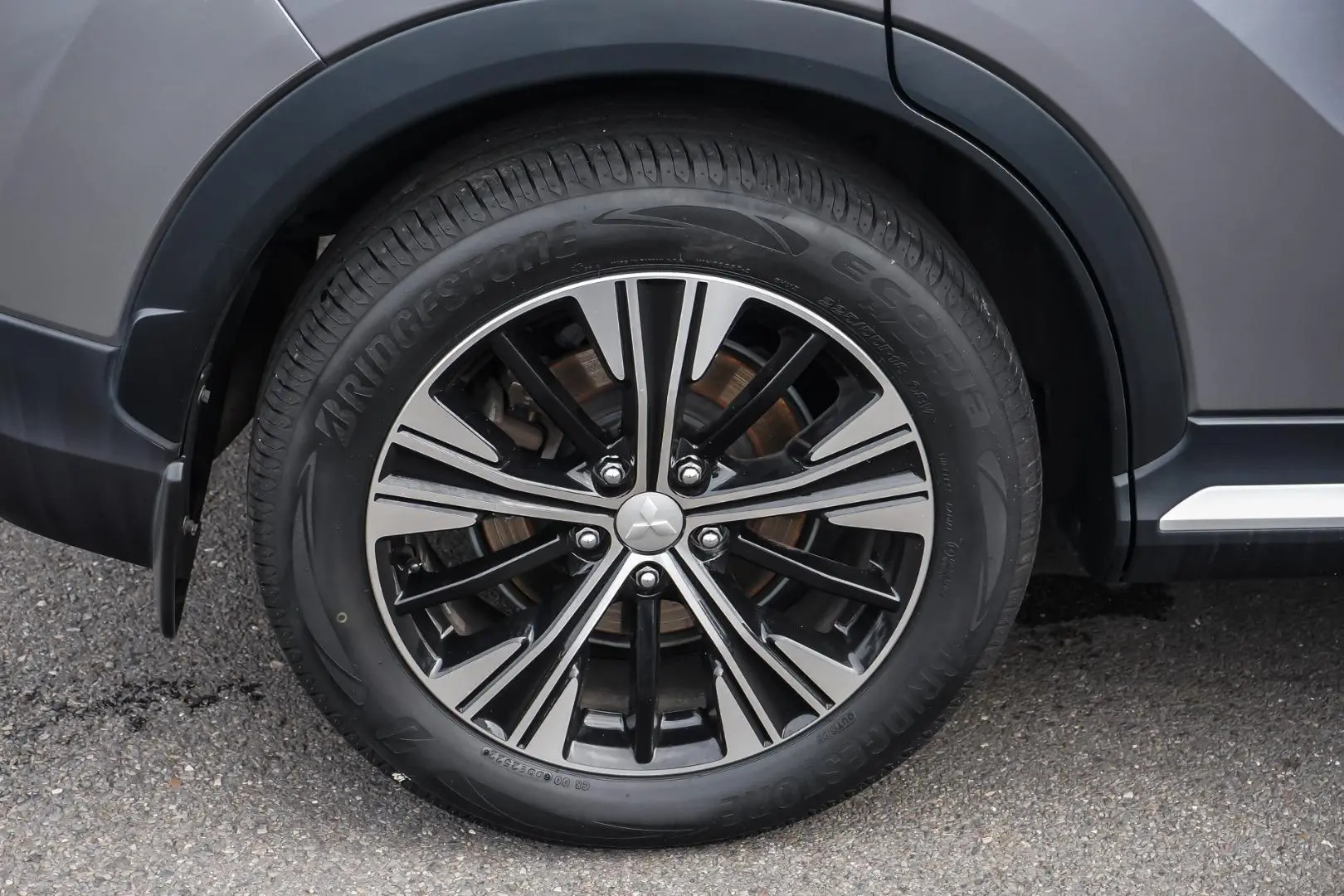 2018 Mitsubishi Eclipse Cross Gallery Image 17