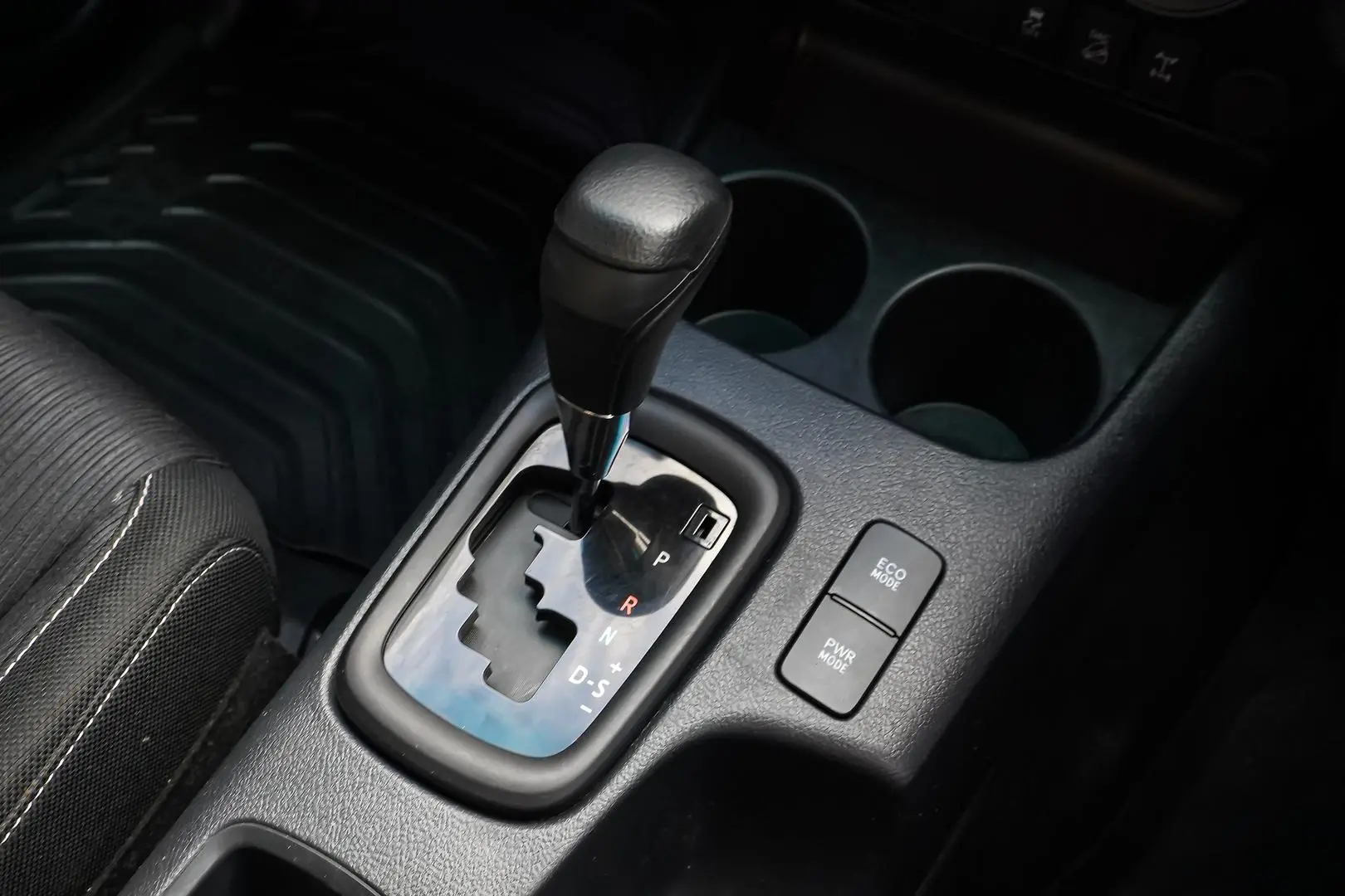 2019 Toyota Hilux Gallery Image 17