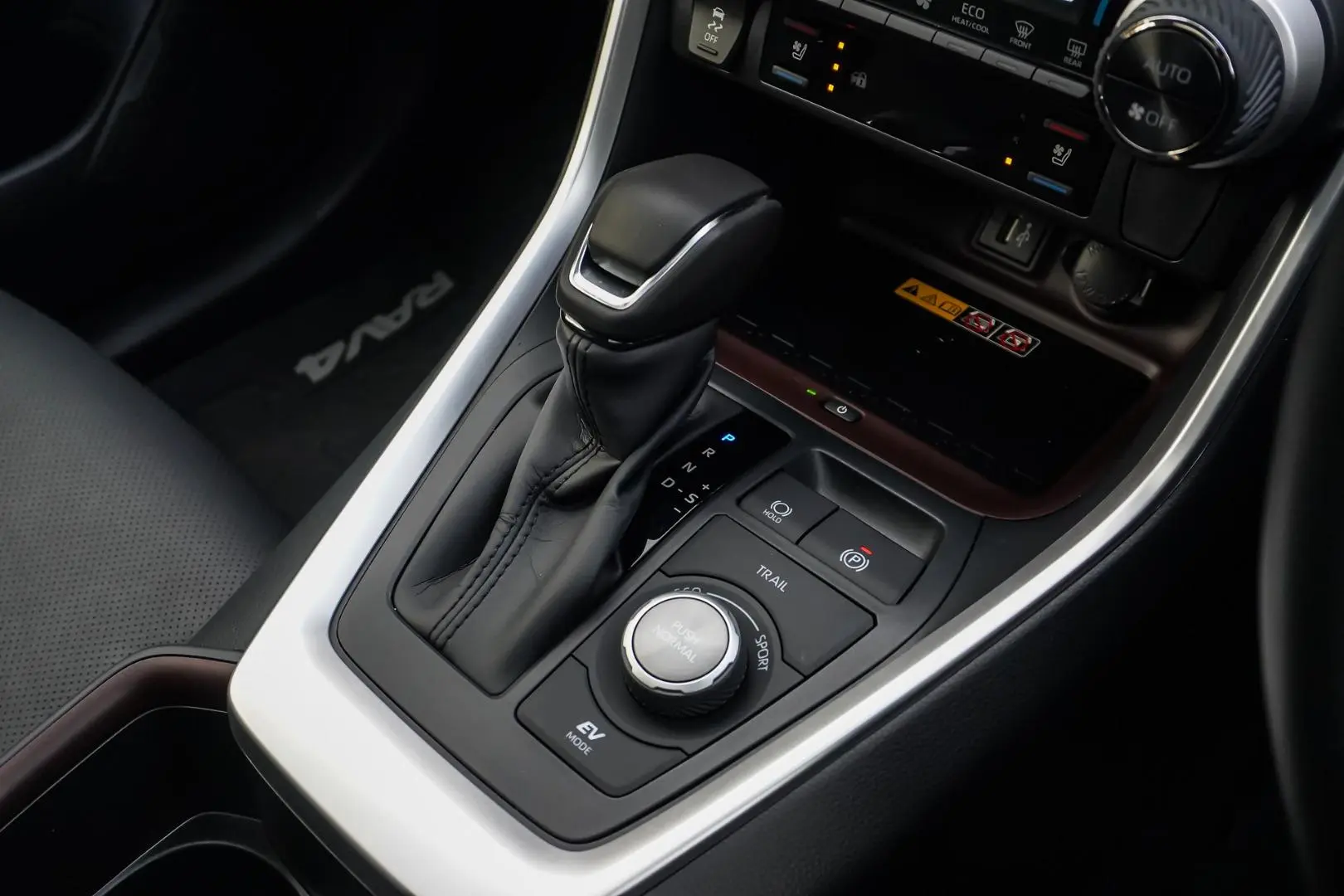 2025 Toyota RAV4 Gallery Image 19