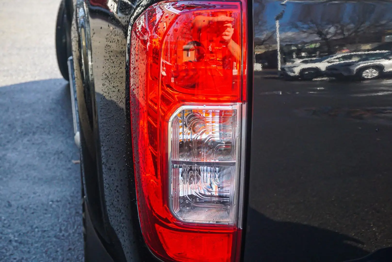 2020 Nissan Navara Gallery Image 13