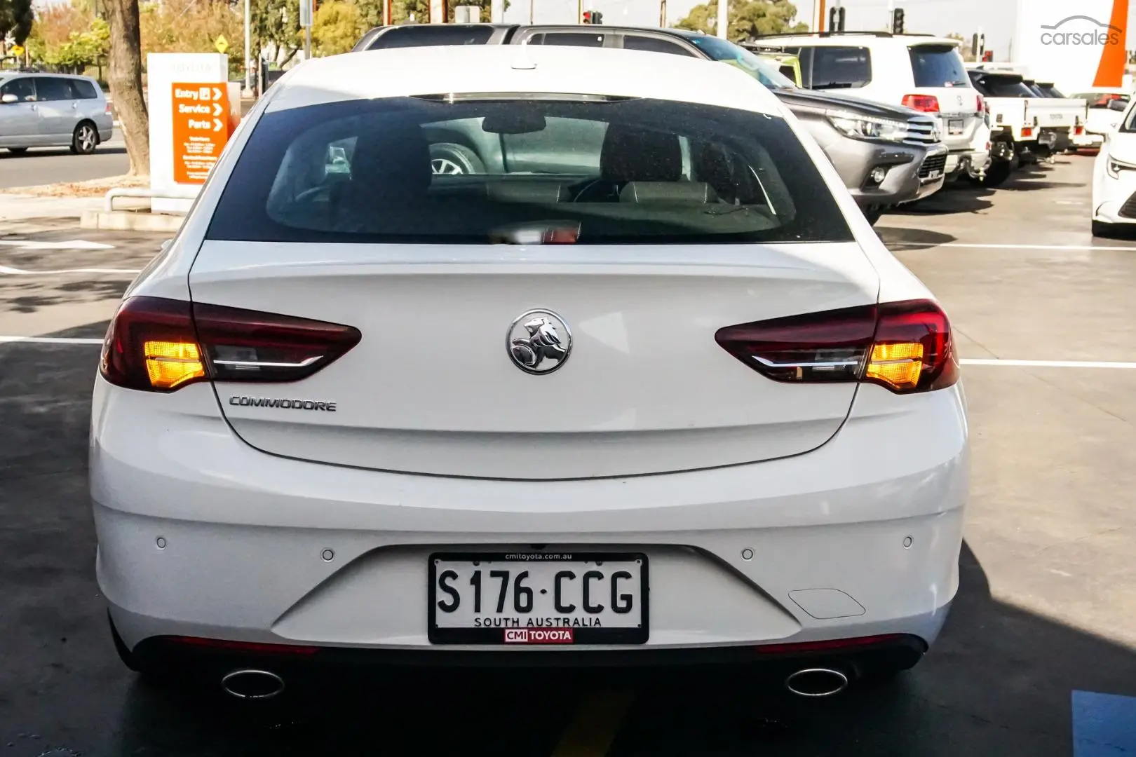 2018 Holden Commodore Image 4