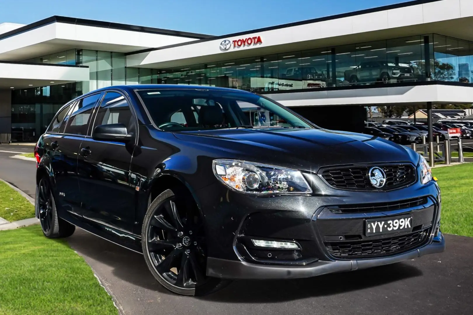 2016 Holden Commodore Gallery Image 1