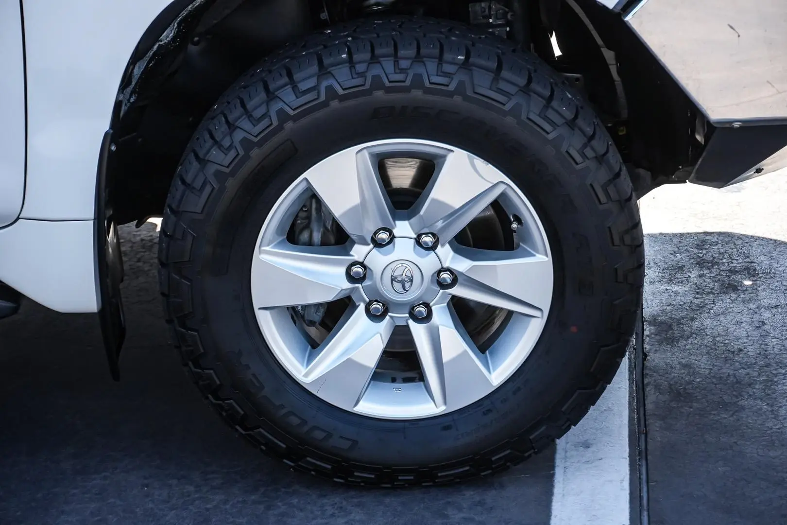 2018 Toyota Landcruiser Prado Gallery Image 13