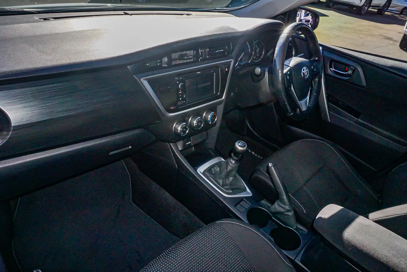 2013 Toyota Corolla Gallery Image 9