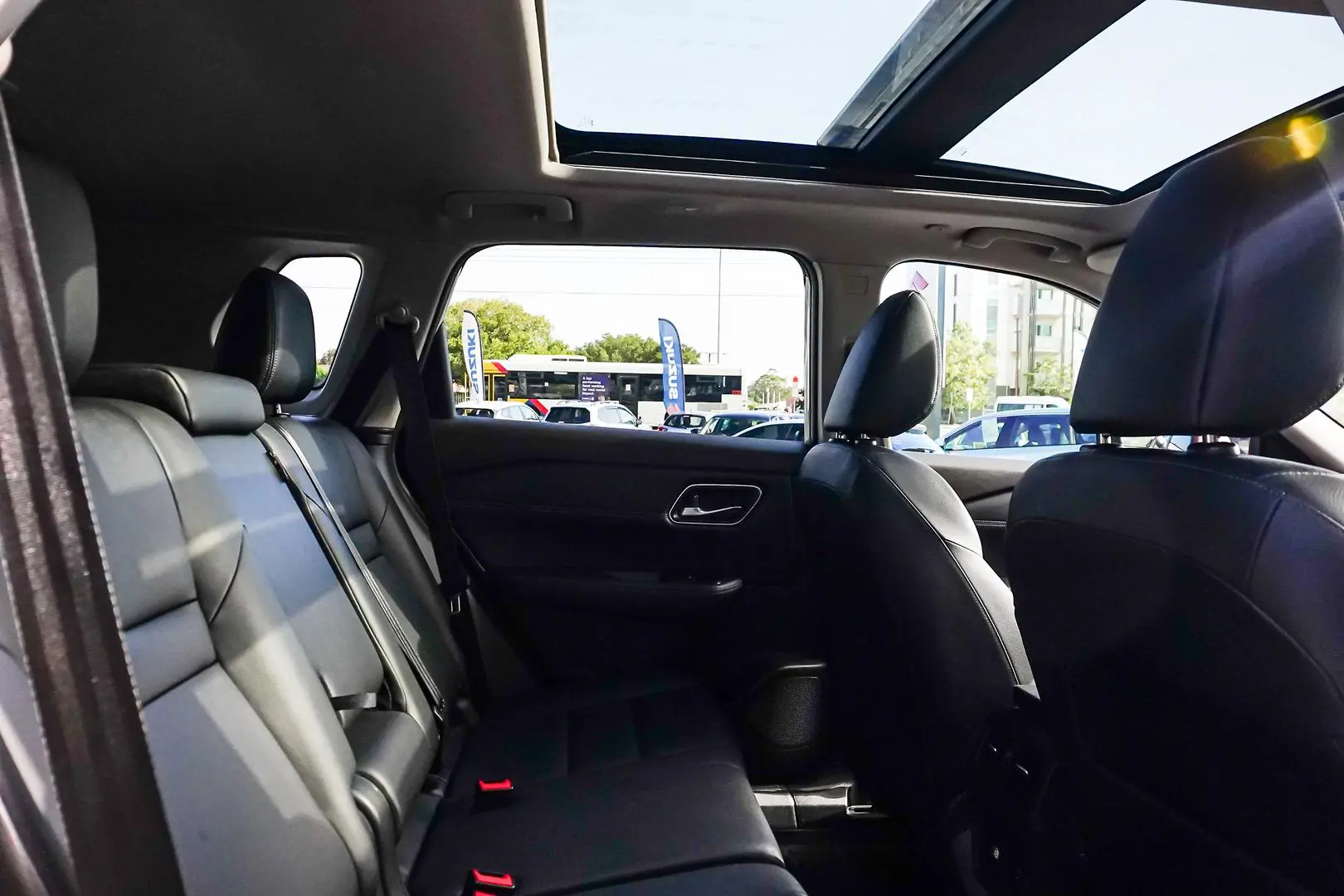 2023 Nissan X-TRAIL Gallery Image 8