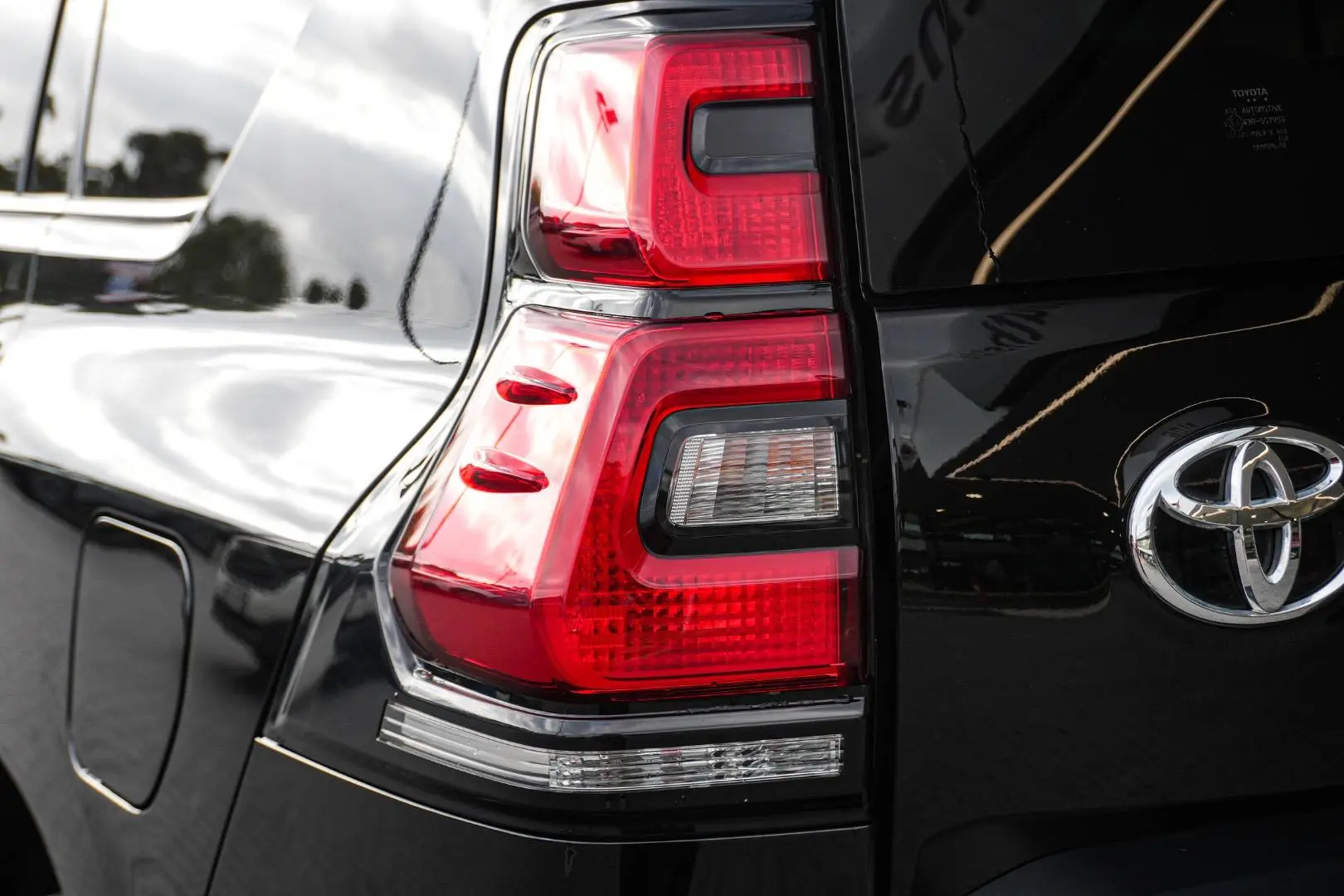 2021 Toyota Landcruiser Prado Gallery Image 14