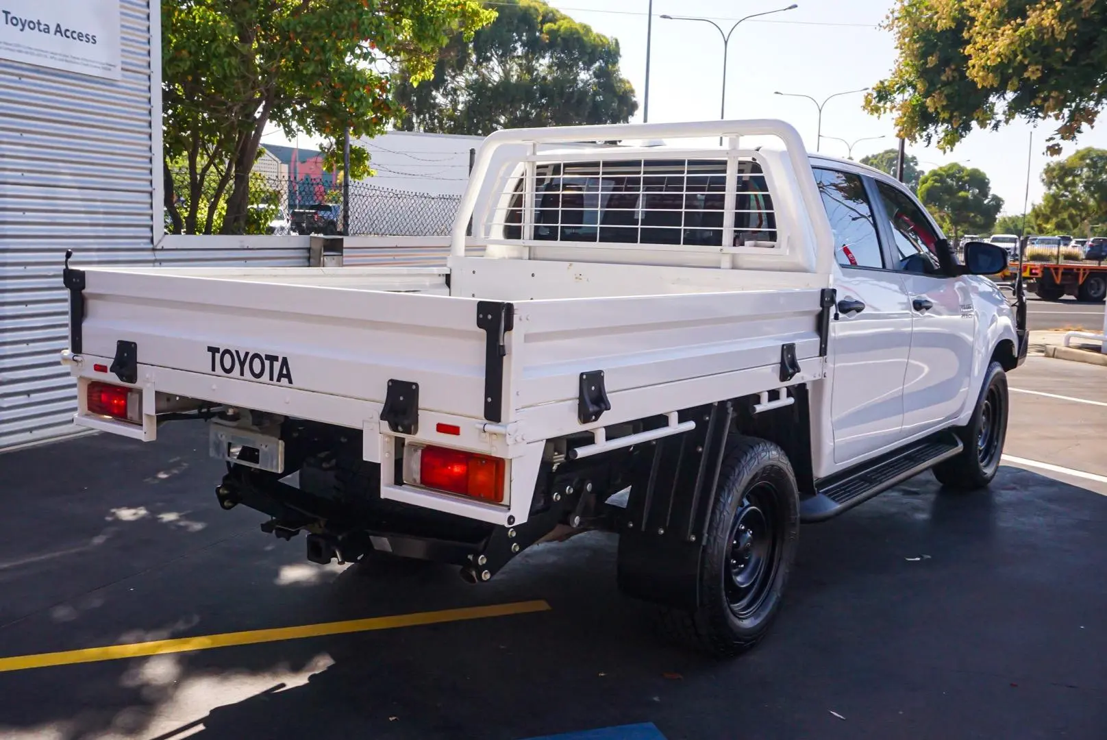 2021 Toyota Hilux Gallery Image 2