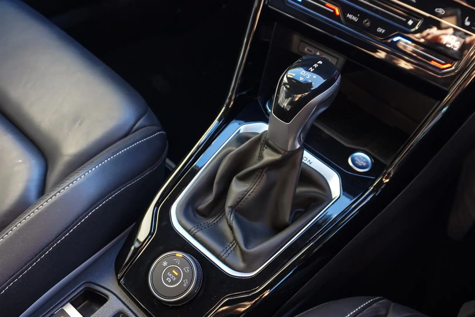 2023 Volkswagen T-Roc Gallery Image 19