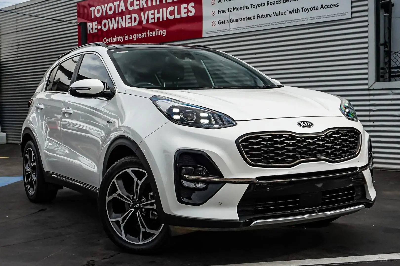 2021 Kia Sportage Gallery Image 2