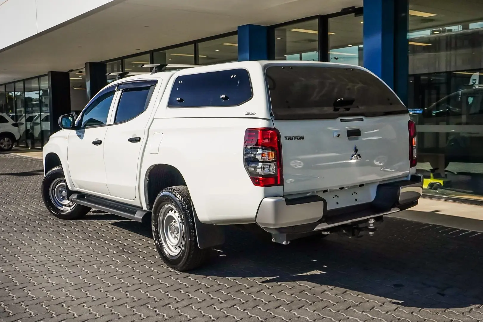 2023 Mitsubishi Triton Gallery Image 3