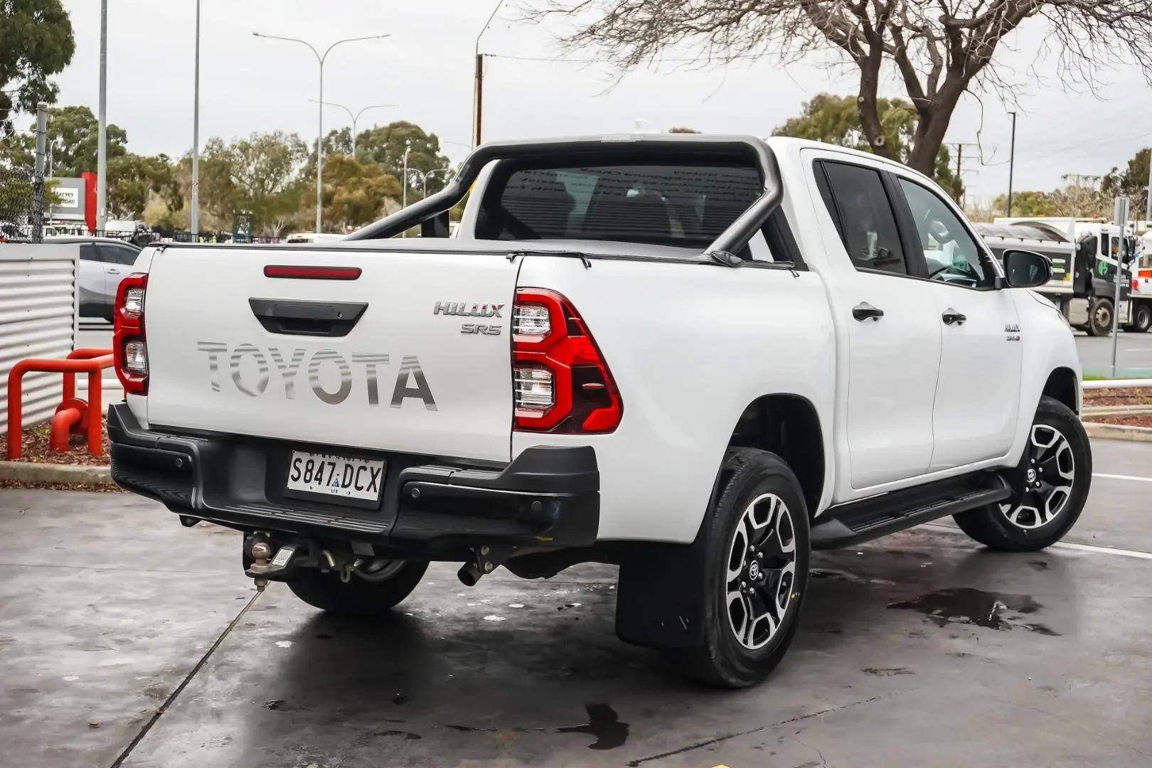 2024 Toyota Hilux Gallery Image 3