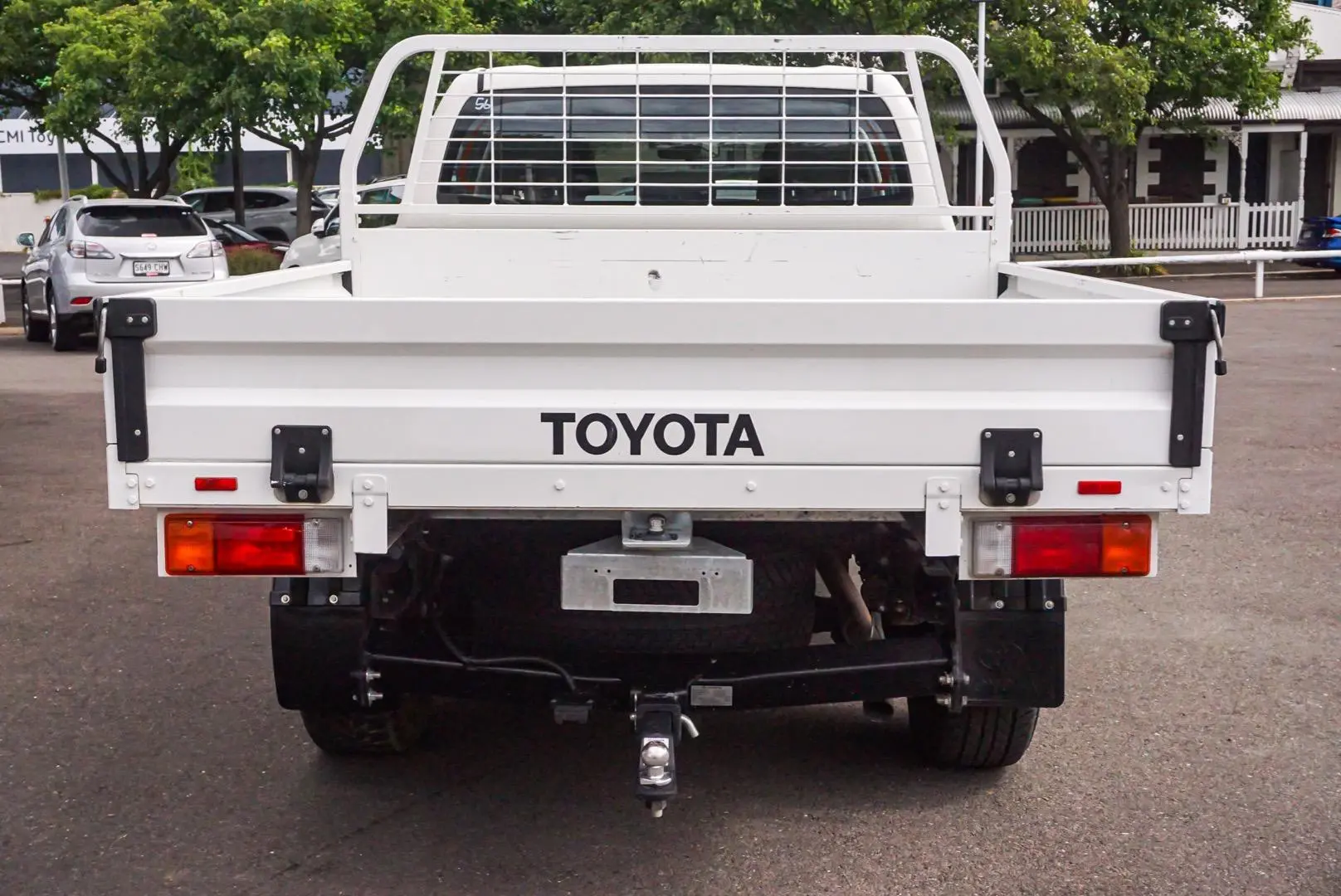 2021 Toyota Hilux Gallery Image 6