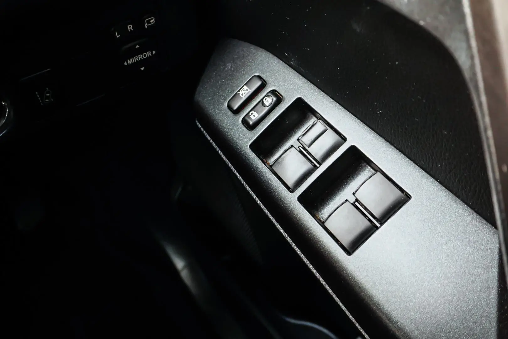 2018 Toyota RAV4 Gallery Image 24
