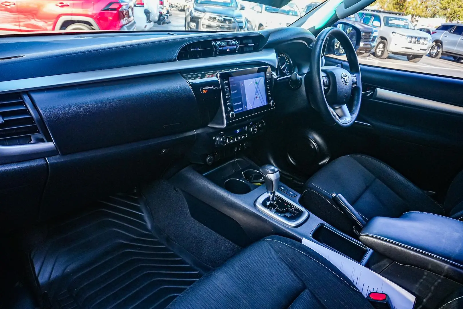2021 Toyota Hilux Gallery Image 9