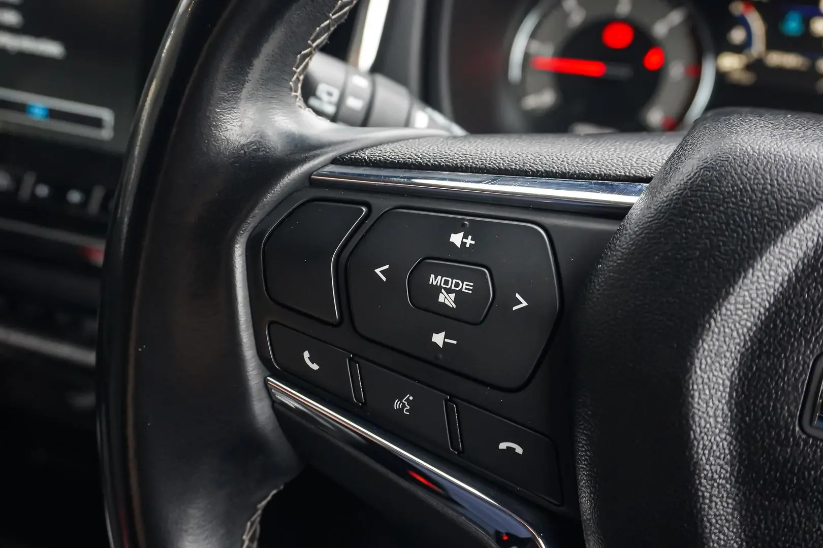 2022 Isuzu MU-X Gallery Image 21