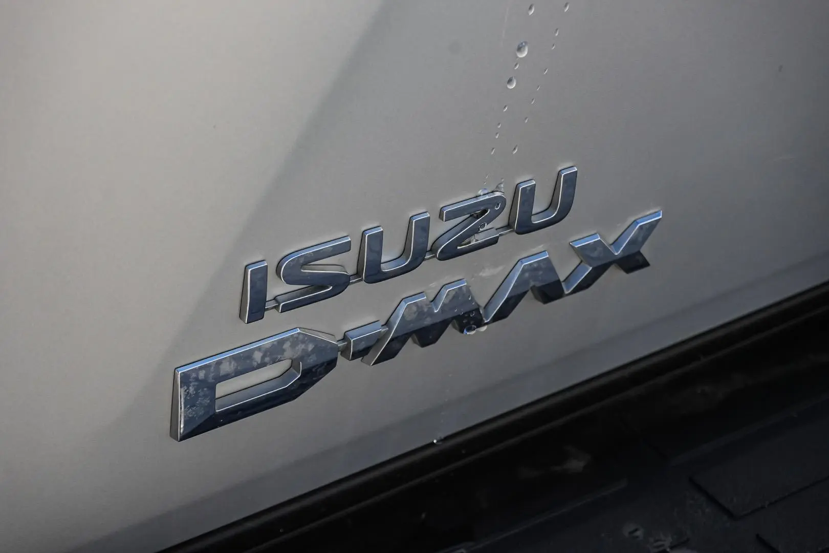 2018 Isuzu D-MAX Gallery Image 15
