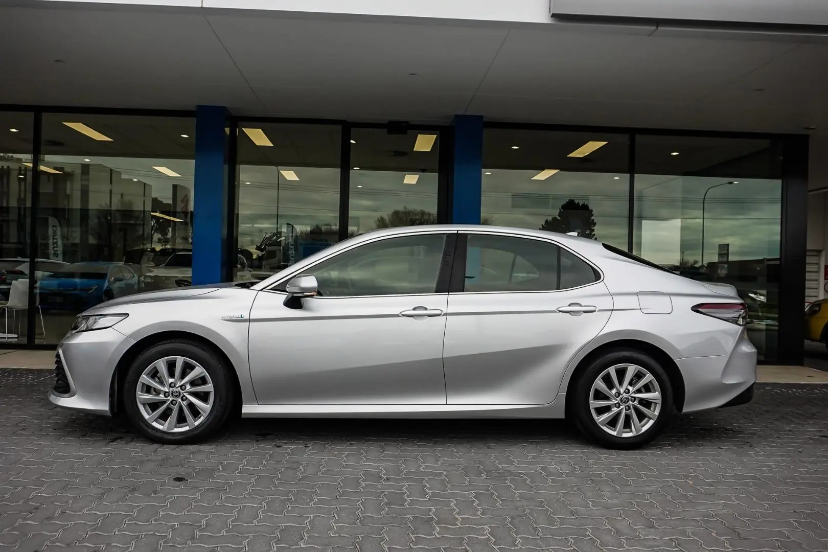 2023 Toyota Camry Gallery Image 3