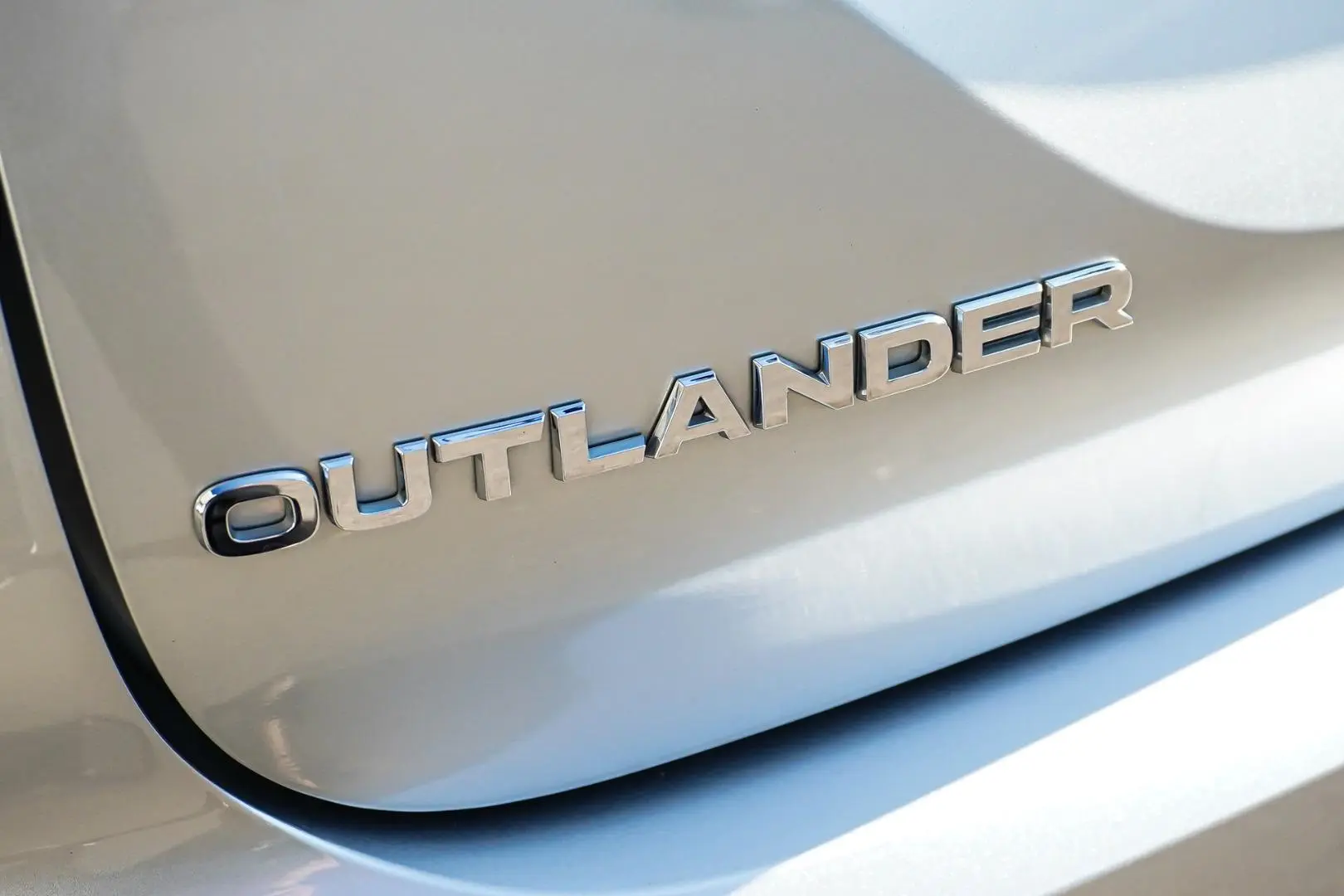 2023 Mitsubishi Outlander Gallery Image 15