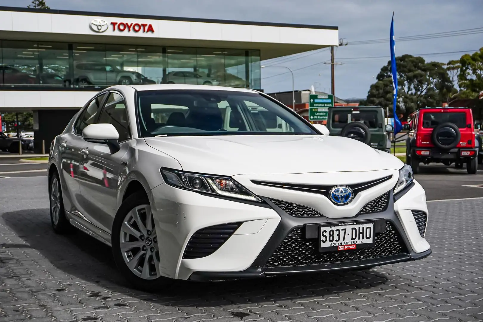 2020 Toyota Camry Gallery Image 2