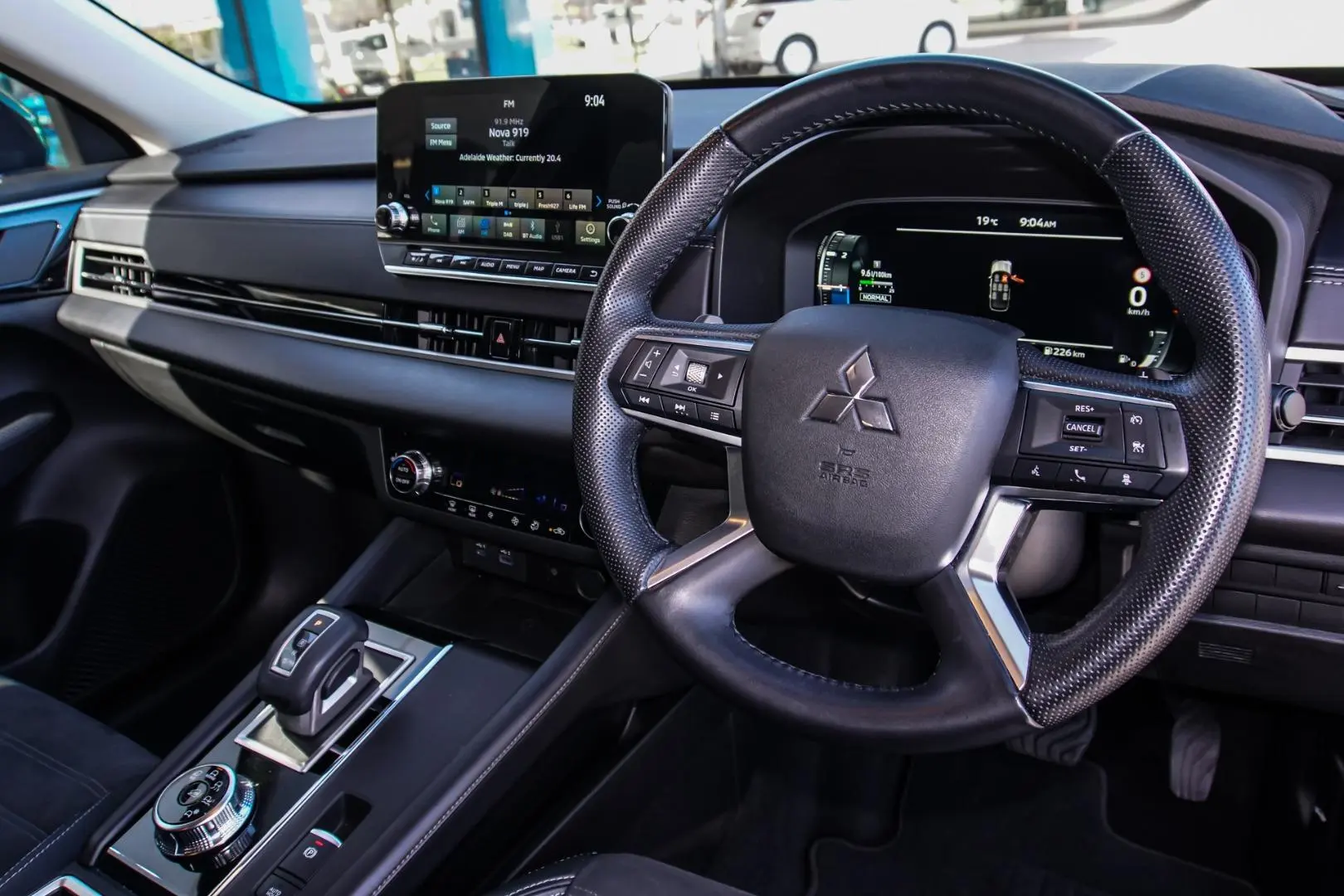 2021 Mitsubishi Outlander Gallery Image 6