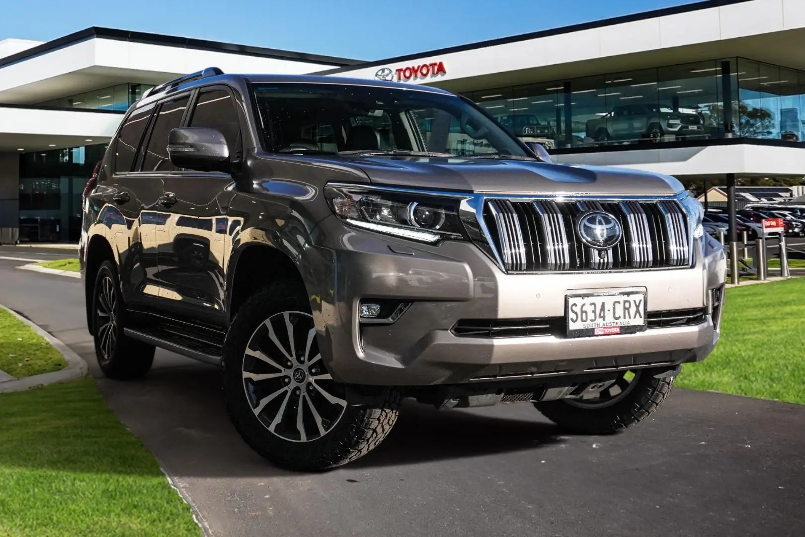 2022 Toyota Landcruiser Prado Image