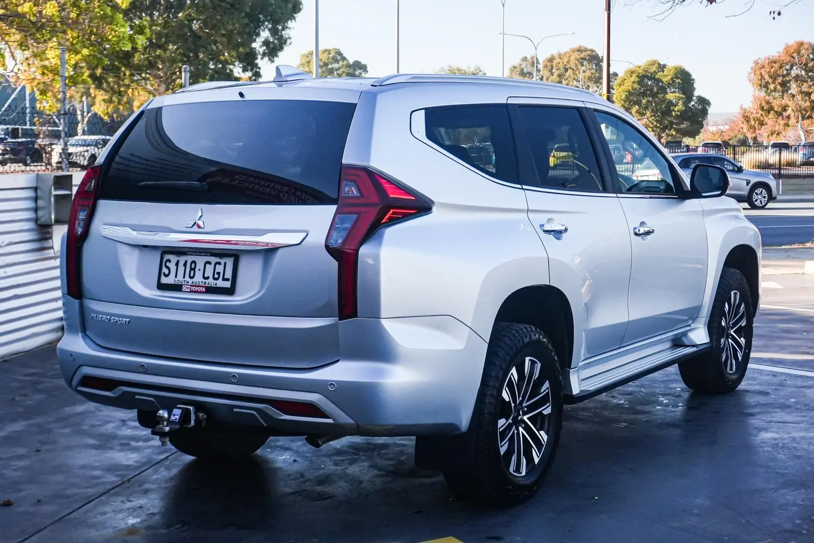2020 Mitsubishi Pajero Sport Gallery Image 2