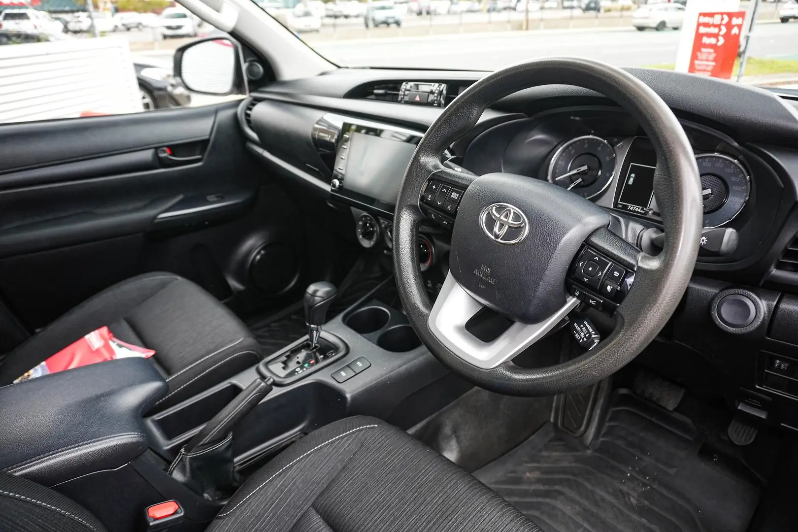 2022 Toyota Hilux Gallery Image 15